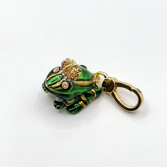 Juicy Couture Jewelry - Juicy Couture frog charm